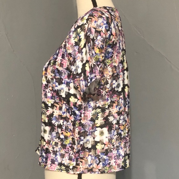 BCNU Multi color Flower Blouse - Picture 2 of 4